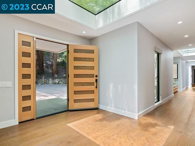 Building Photo - 9 Redwood Cir