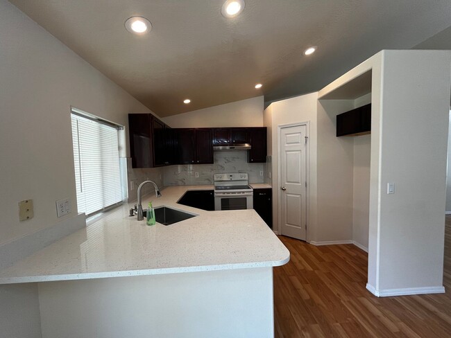 Building Photo - 11283 W Glen Ellyn Dr