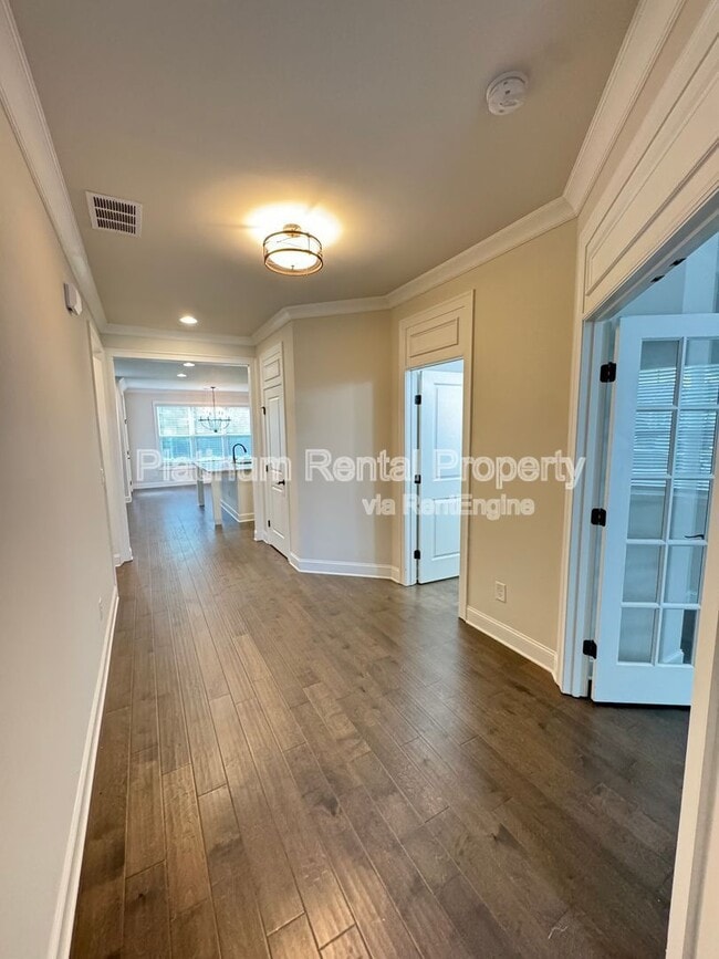 Foto del edificio - 705 Fieldcrest Park Ln