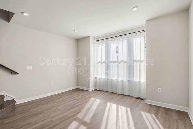 Building Photo - 2838 Dart Dr