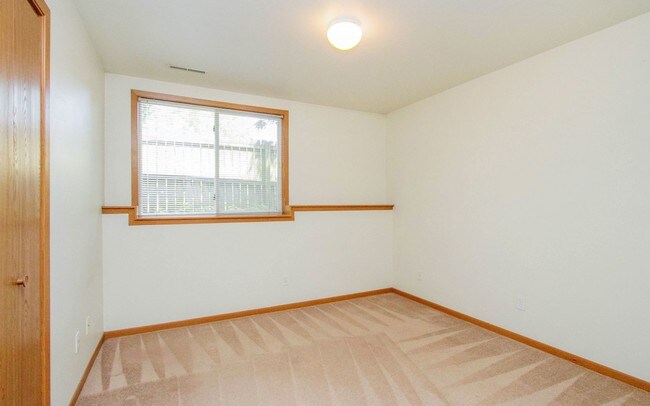 Building Photo - 216 S Kellogg Ave