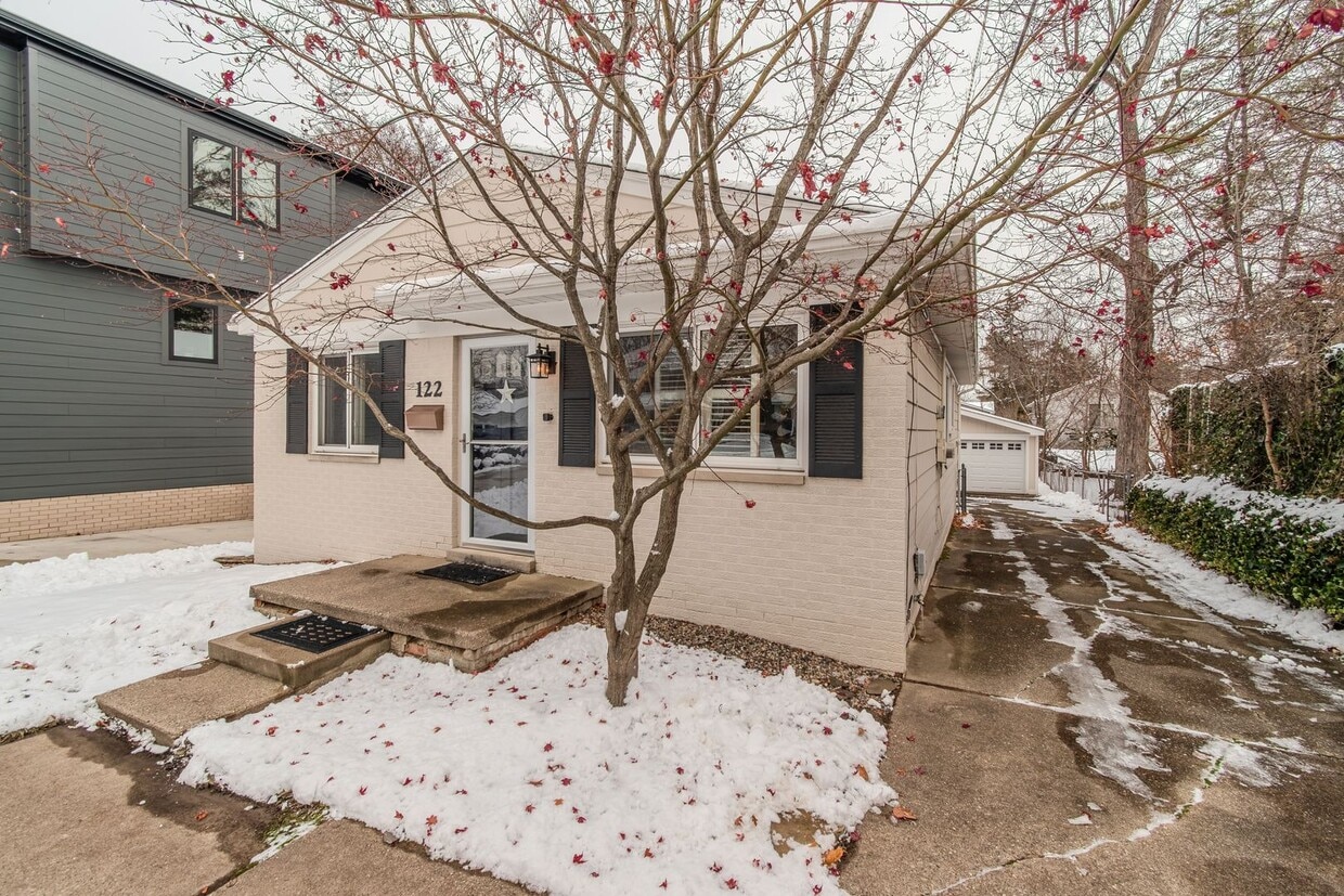 Foto principal - Beautifully Crafted 3-Bed Ranch in the Heart of Rochester