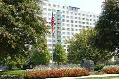 Foto principal - 10201 Grosvenor Pl