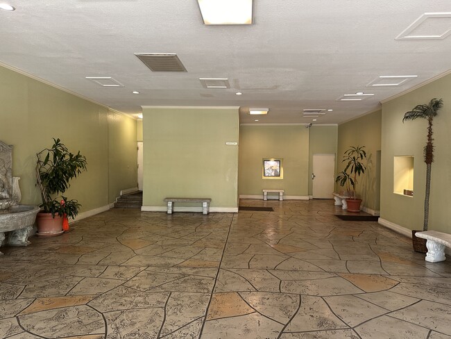 Building Photo - 6140 Monterey Rd