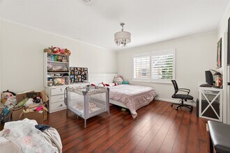 Building Photo - 12705 Huntingwick Dr