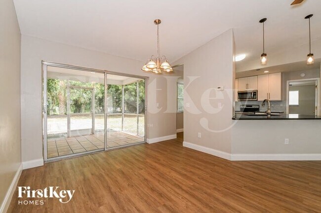 Foto del edificio - 2213 SE 5th St