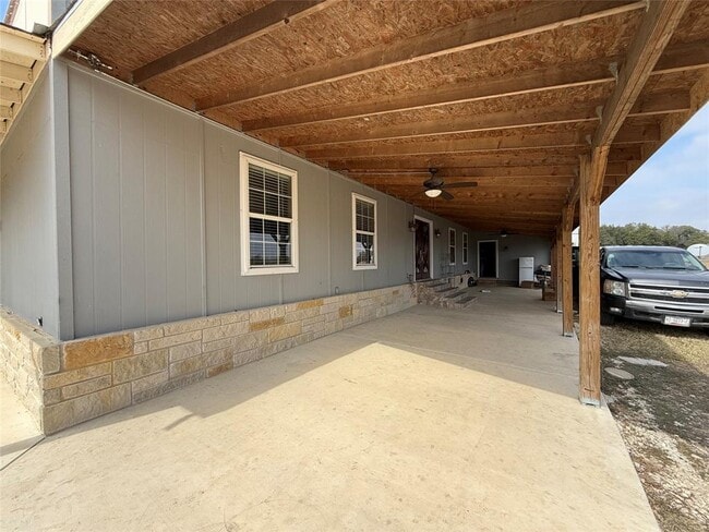 Building Photo - 7200 Fm 487