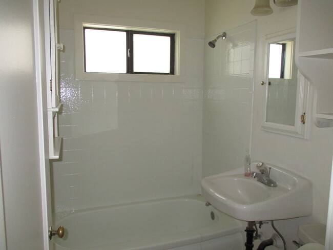 Foto del edificio - 1 Bedroom with home like setting and laund...