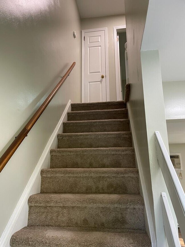 Foto del edificio - 1617 Chadwick Cir