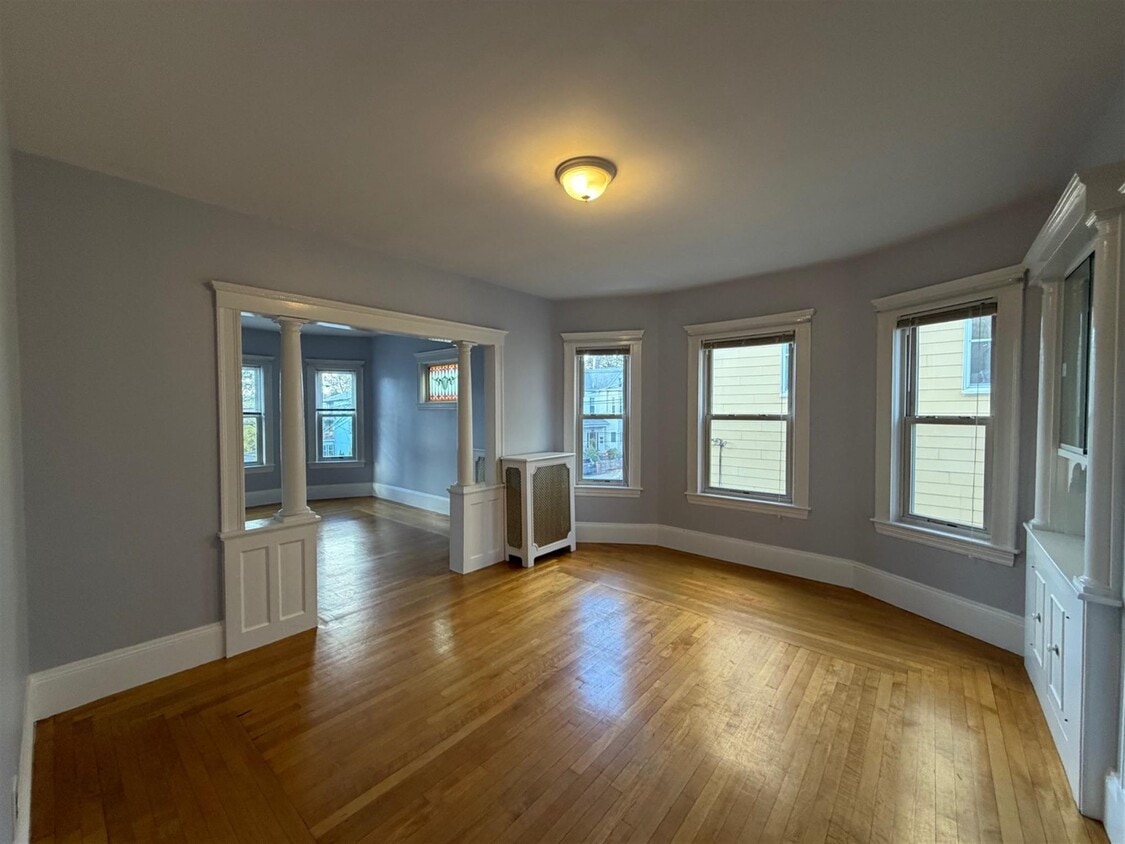 Primary Photo - 127 Walnut St