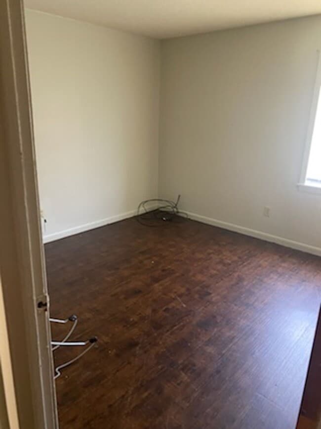 Building Photo - Monthly Paid Rent