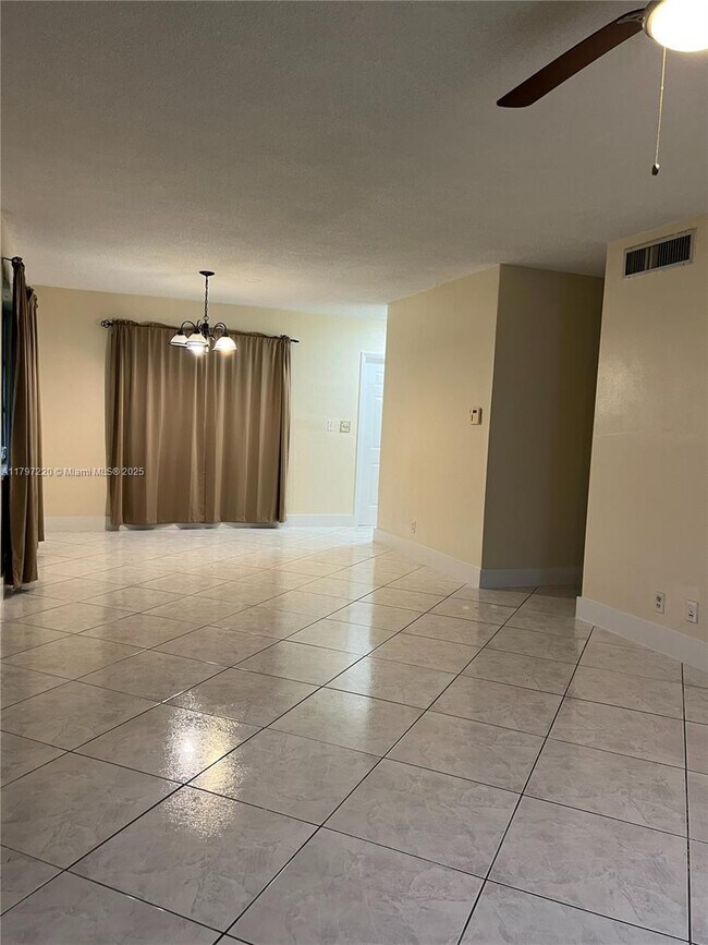 Foto del edificio - 1521 NW 43rd Ave