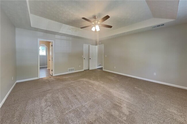 Building Photo - 1395 Chalet Cir