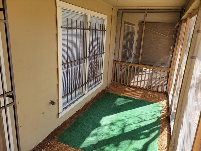 Foto del edificio - 12207 W Village Dr