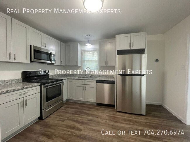 Foto del edificio - 2825 Wedgefield Dr