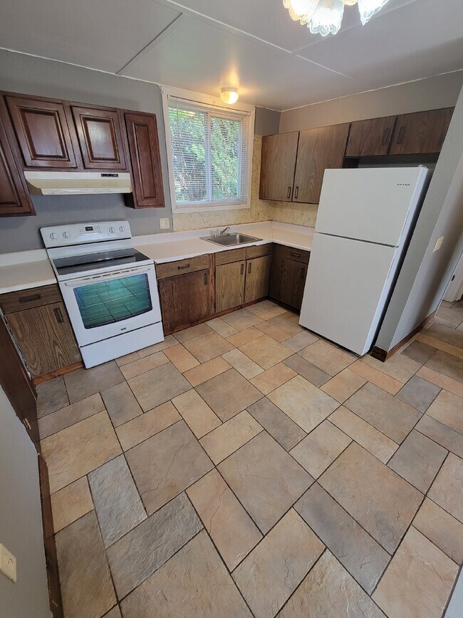 Building Photo - 2 Bedroom | 1 Bathroom Unit in Ryan