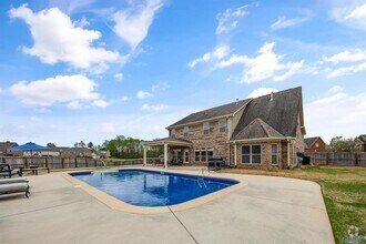 Building Photo - 108 Hanson Pl