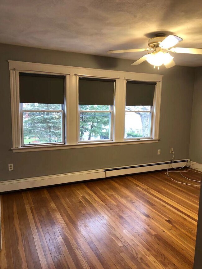 Building Photo - 46 Blossom St