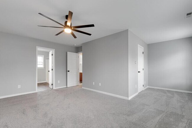 Building Photo - 6111 Pond Grass Rd