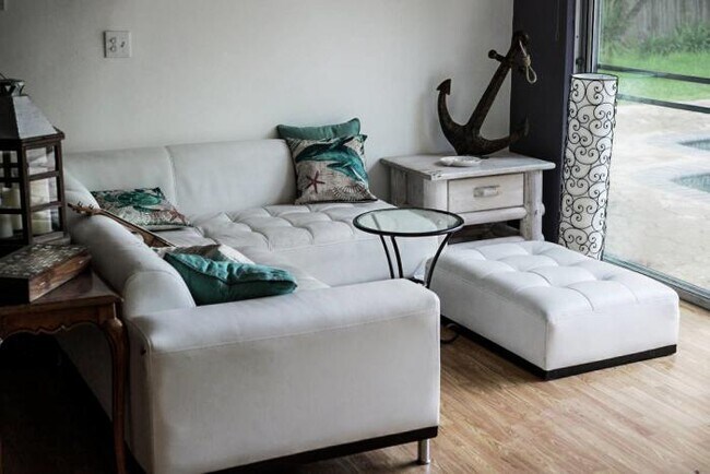 Foto del edificio - bedroom in Los Angeles CA 91601
