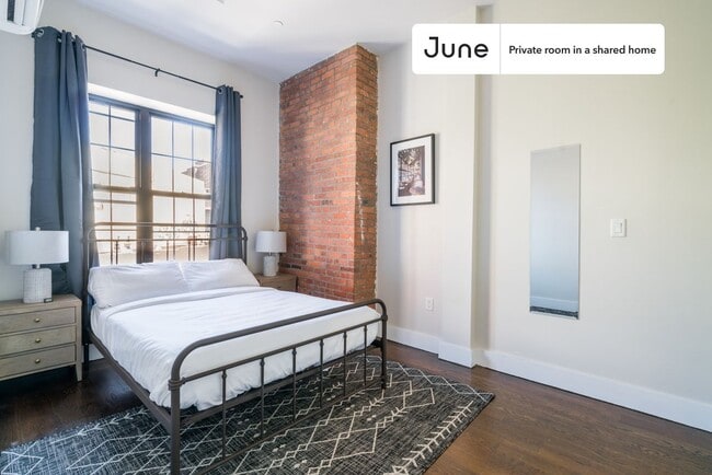 Private bedroom in 4 bed/2 bath Home - Private bedroom in 4 bed/2 bath Home