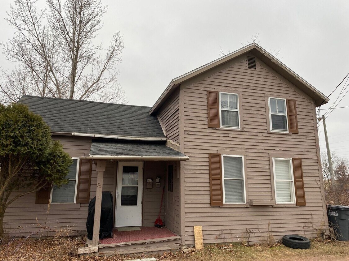 70 Love St Room for Rent in Wisconsin Rapids, WI