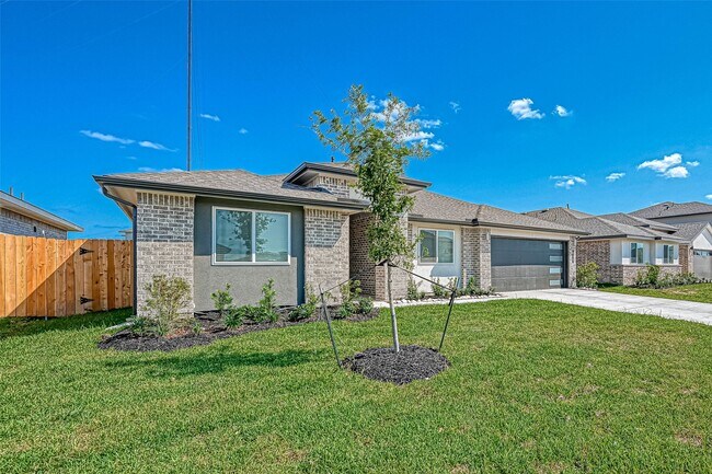 Building Photo - 815 Dahlia Petal Dr