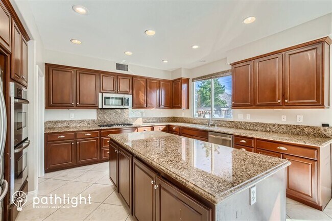 Building Photo - 28320 Spring Creek Way