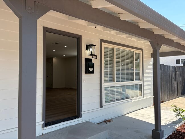 Building Photo - 5507 Arizona Dr