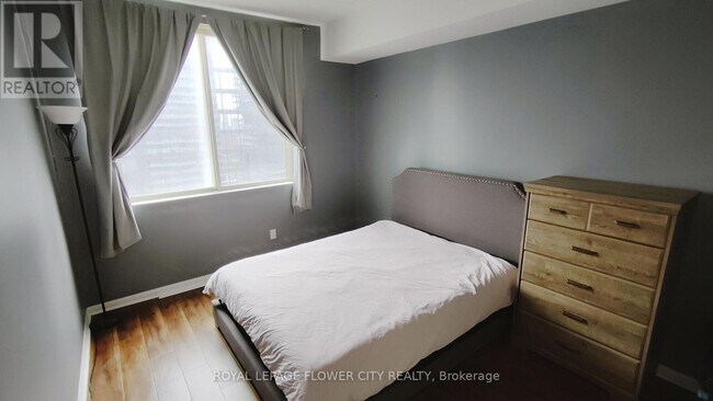 Photo du bâtiment - 25 Grenville St