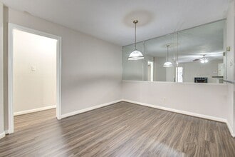 Building Photo - 10729 Braes Bend Dr