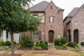 Building Photo - 720 Northwood Dr