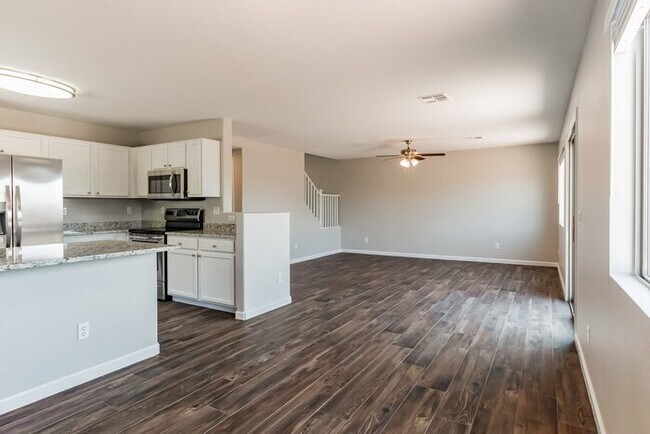 Building Photo - GET 1ST FULL MONTH’S RENT FREE - 1346 S 23...