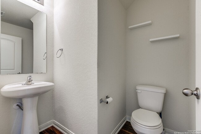 Building Photo - 6508 Sabinal
