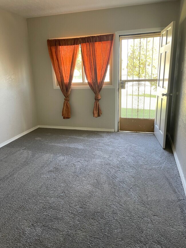 Foto del edificio - 1327 Tapia Blvd SW