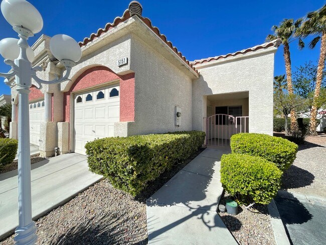 Foto del edificio - BRIARWOOD TOWNHOMES
