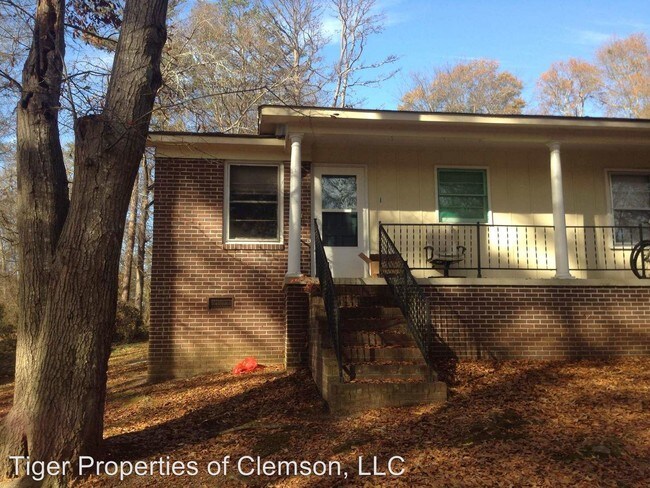Building Photo - 303 Crawford Ct