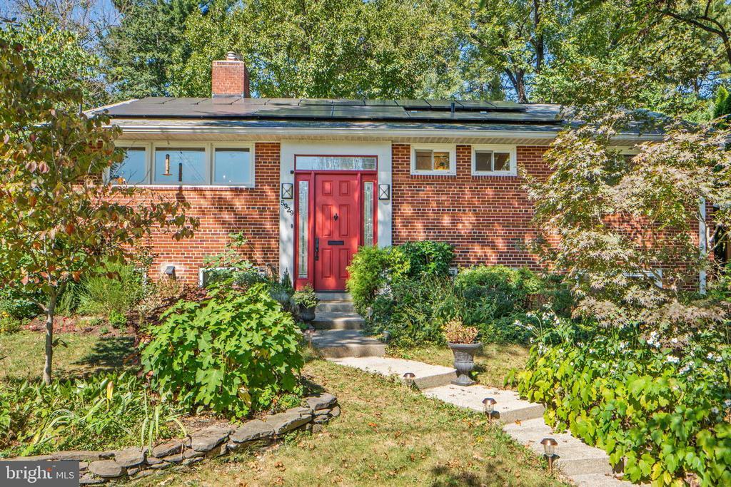 Foto principal - 5929 Avon Dr