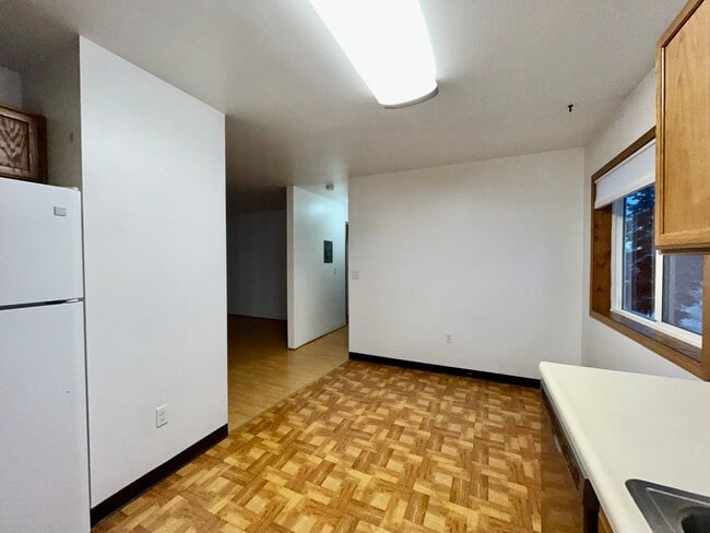 Building Photo - 4897 Dartmouth Dr