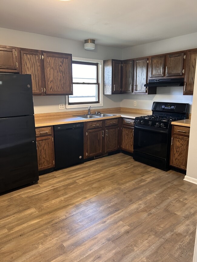 Building Photo - 4618 Iron Cir