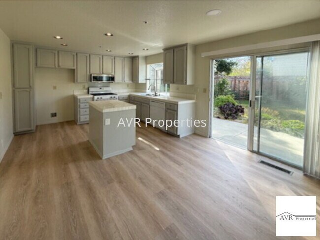 Foto del edificio - Beautiful Livermore Home Near Bill Clark Park  Available Now