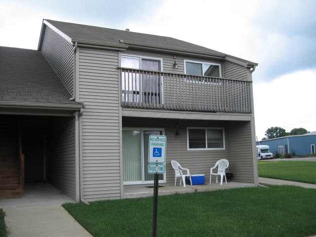 Building Photo - 1404 Suydam Rd