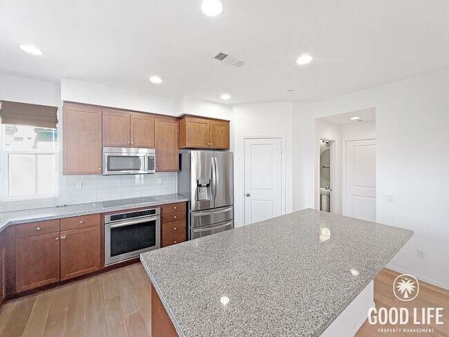 Foto del edificio - New La Costa Townhome with Resort-Style Grounds in Prime Carlsbad Location