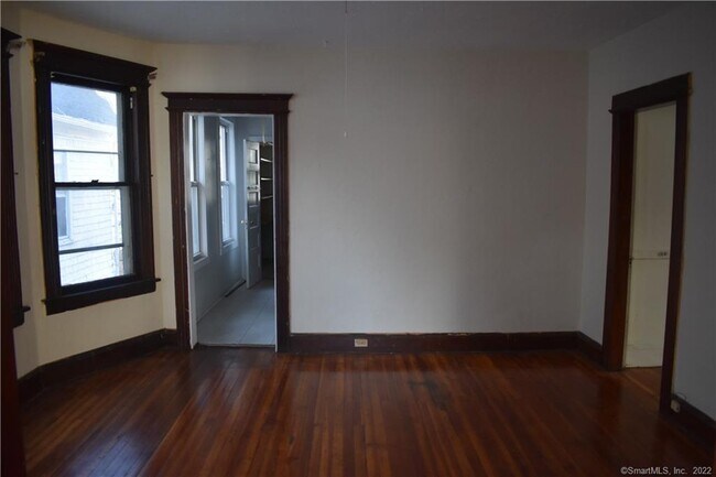 Building Photo - 487 Wilmot Ave