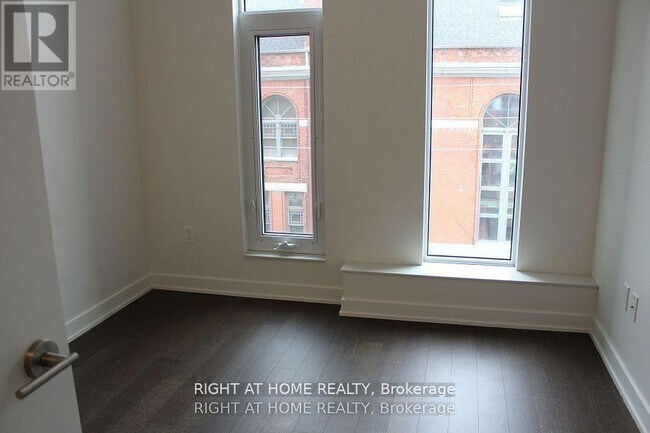 Photo du bâtiment - 106 Dovercourt Rd