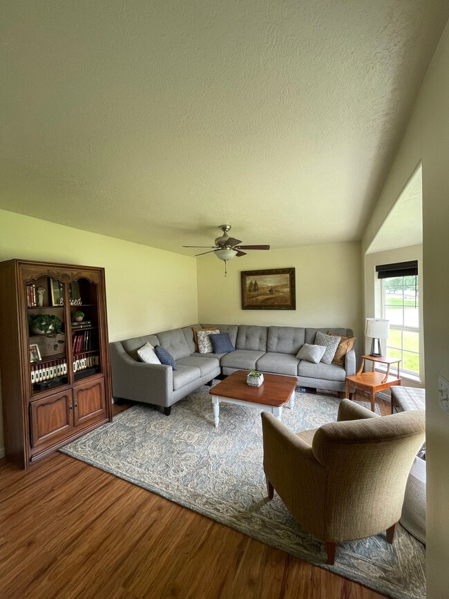 Living room (will be unfurnished) - 305 W 100 N