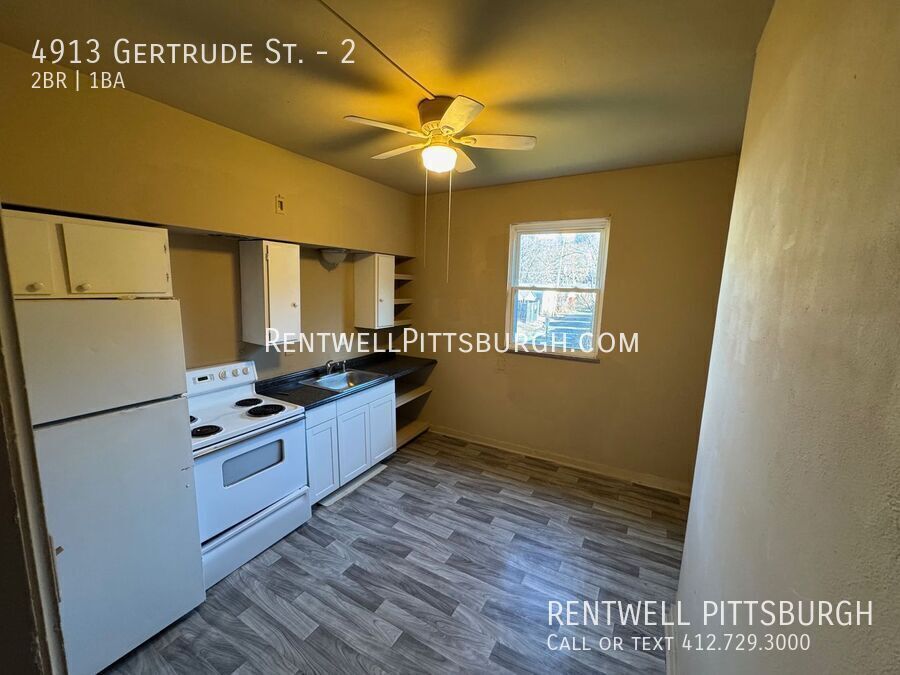 Primary Photo - 2 Bedroom Apartment in Hazelwood