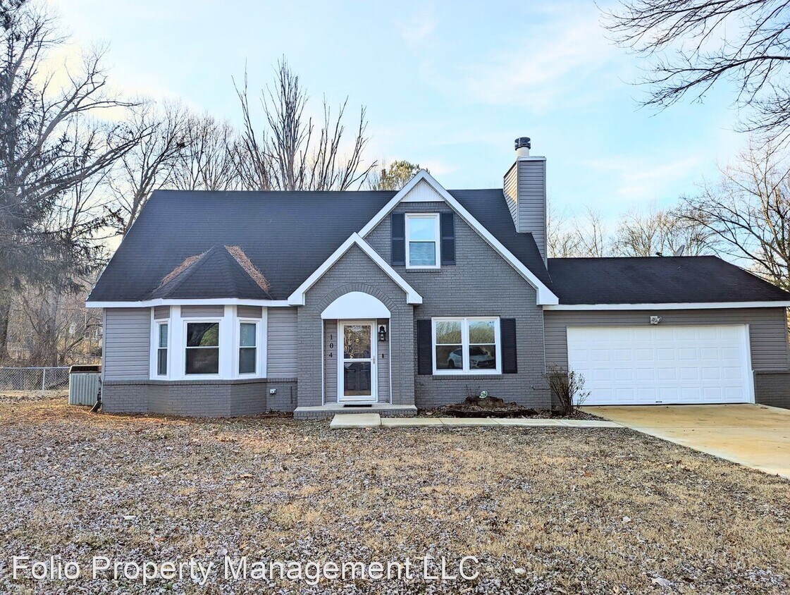 3 br, 2 bath House 104 Molly Bette Drive House Rental in Huntsville