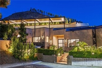 Building Photo - 4000 Bouquete St