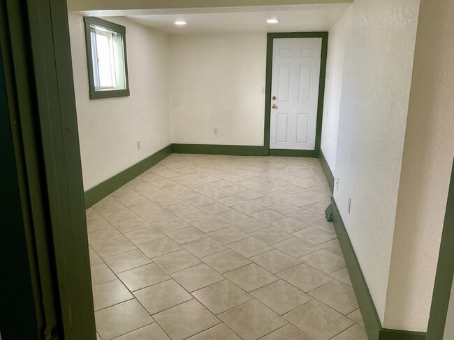 Building Photo - 1129 Cleveland Ave